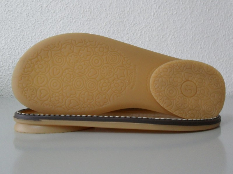 Child sole Yolanda