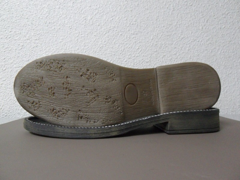 Lorena woman sole